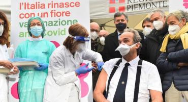 Italia analiza extender la vacunación obligatoria a policías y personal escolar