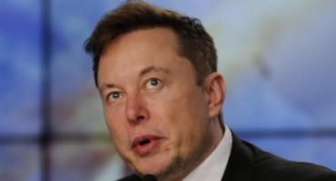 Elon Musk suspende temporariamente la compra de Twitter y las acciones se desploman