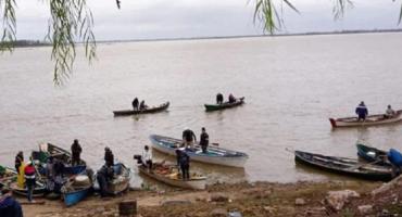 Desesperada búsqueda de un joven que fue a pescar y desapareció en el río Paraná